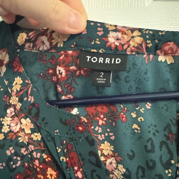 Torrid Floral Animal Print Pleat Front Placket Blouse Top - Picture 4 of 7